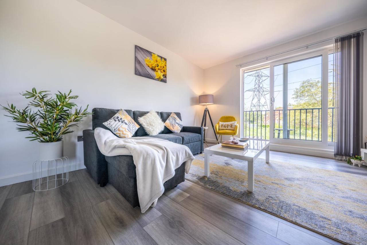Ash View Place 4 -Heathrow - Thorpe Park - Free Parking Staines-upon-Thames Esterno foto